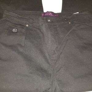 Gloria Vanderbilt black jeans